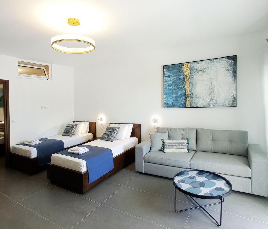 Long Apartment *